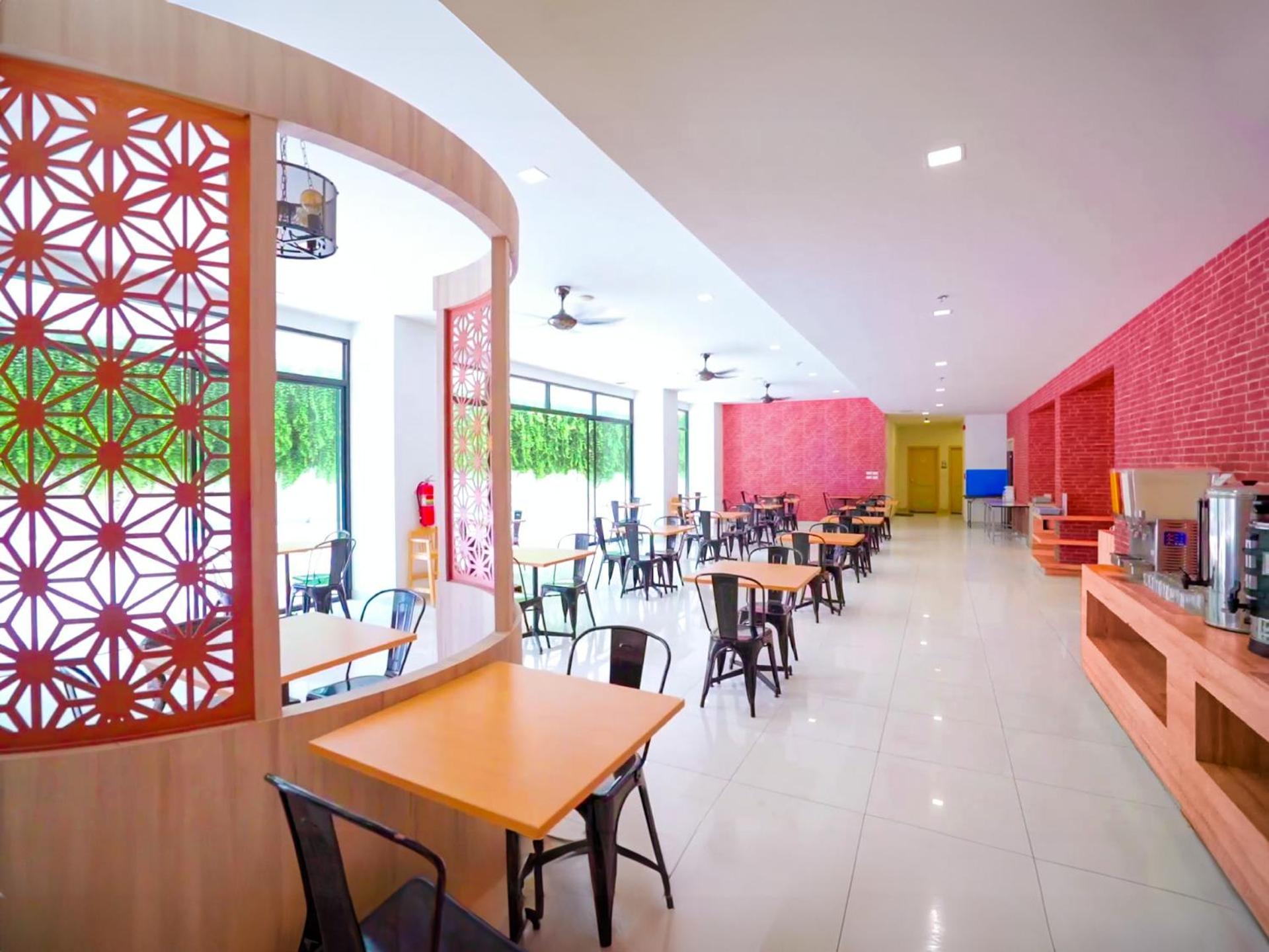 Phoenix Hotel Karon Beach Exterior photo