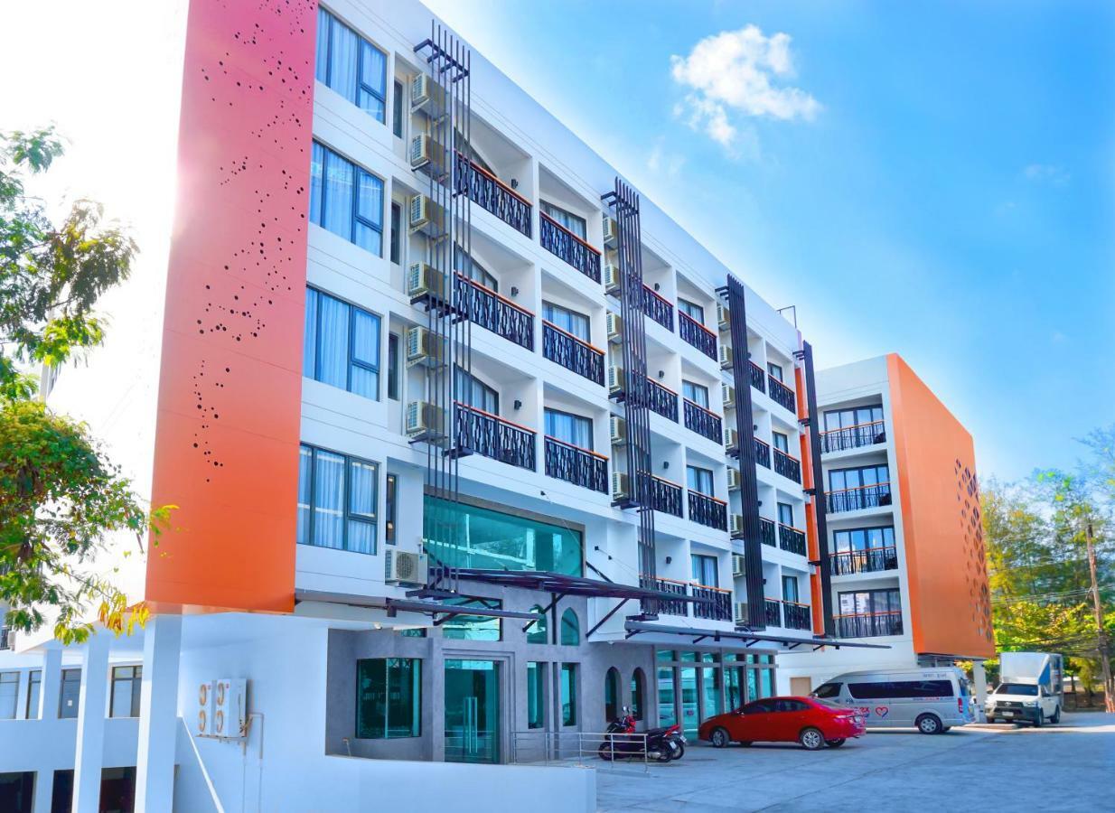 Phoenix Hotel Karon Beach Exterior photo